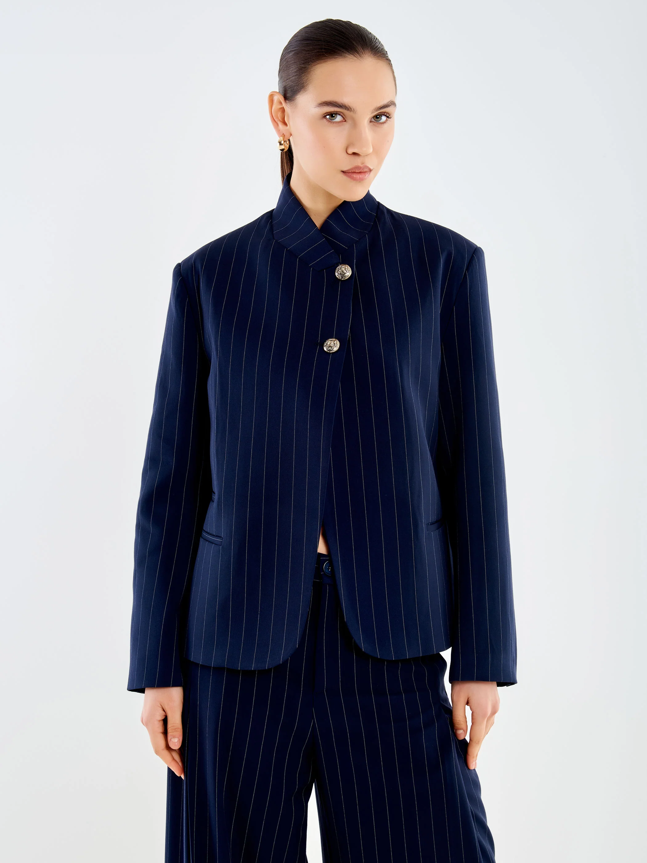 Blazer Gessato Collo Alto Bottoni Araldici