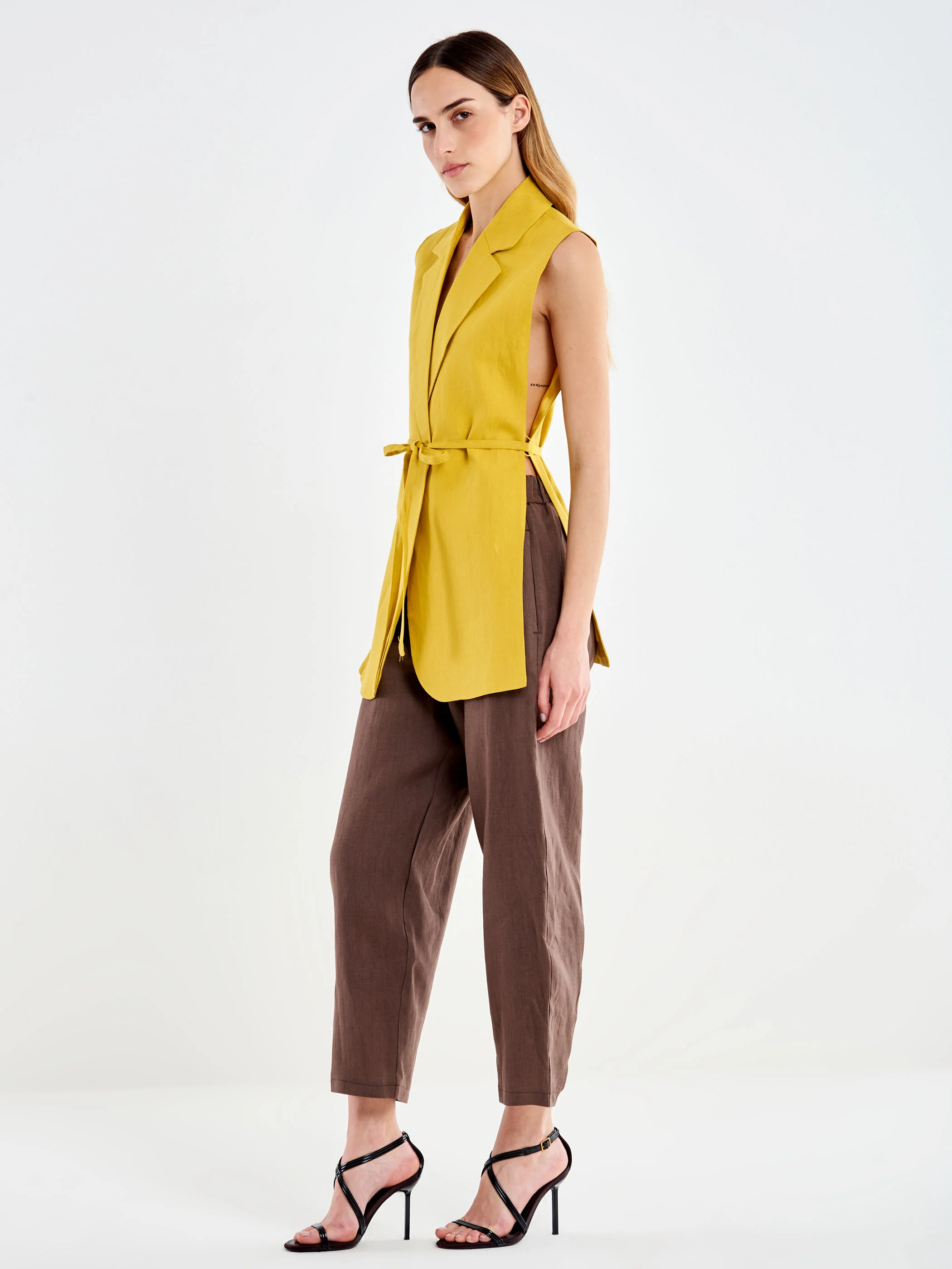 Gilet con Fianchi aperti in Lino