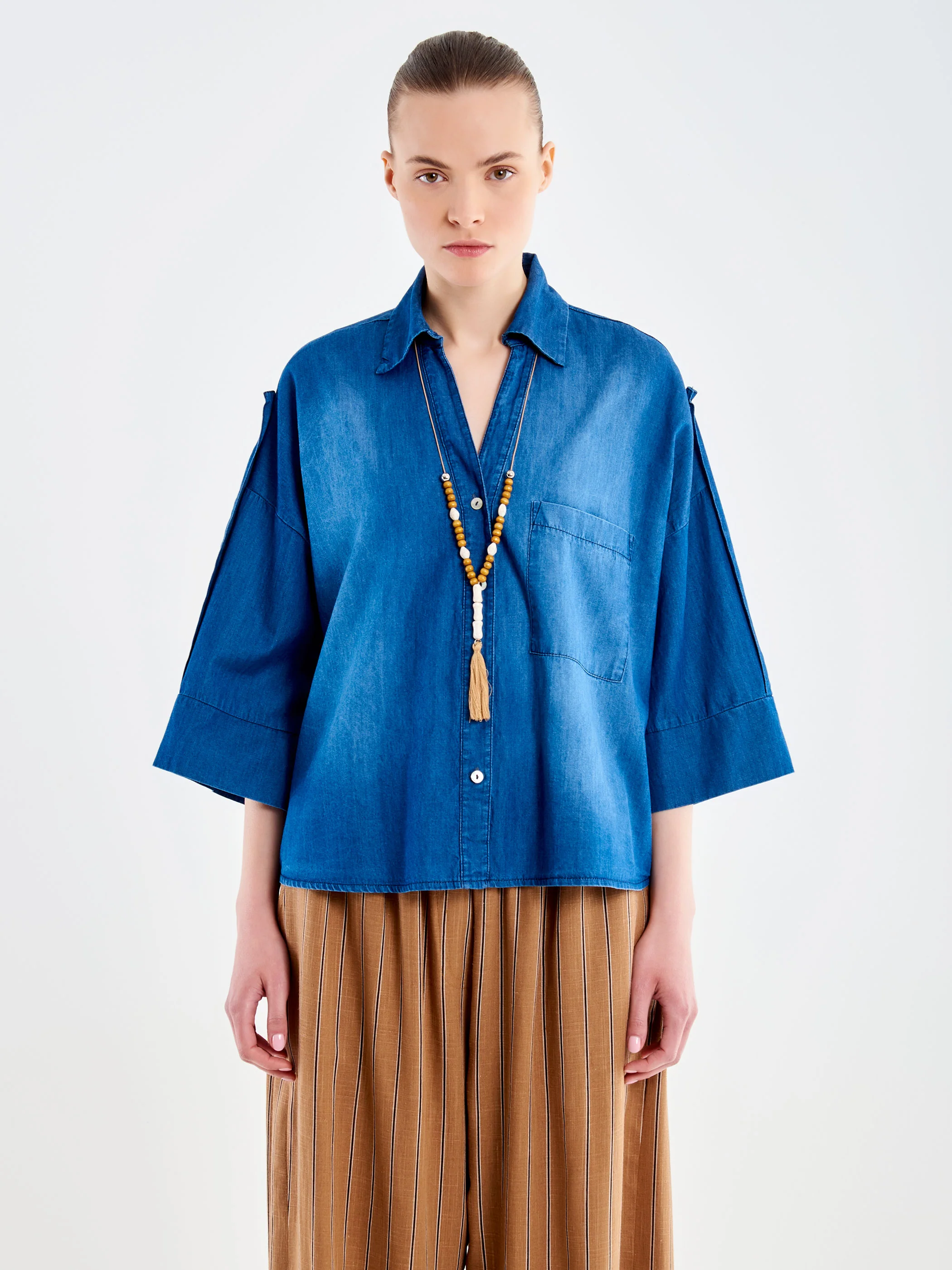 Camicia in Chambray con Collana - Image 2