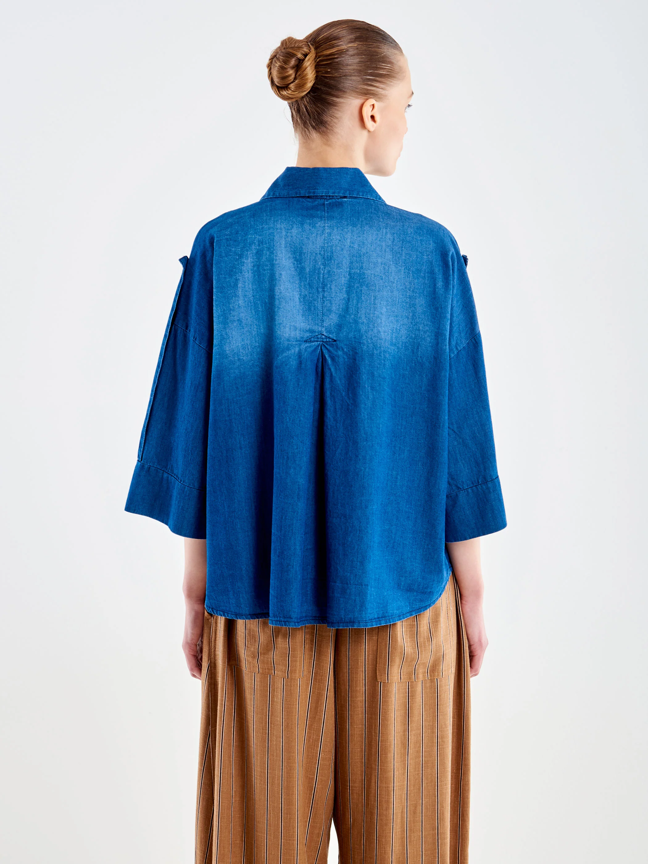 Camicia in Chambray con Collana - Image 3
