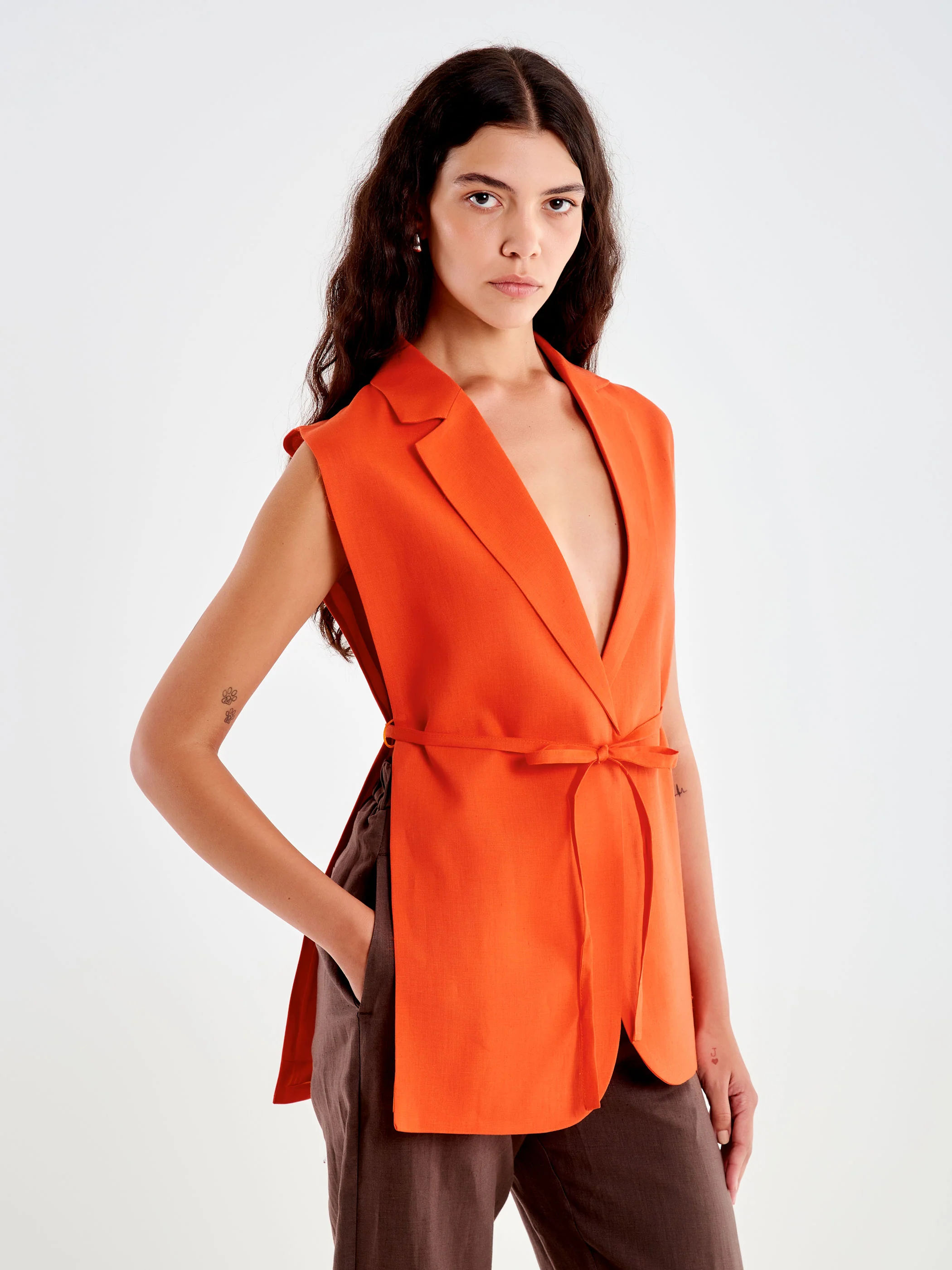 Gilet con Fianchi aperti in Lino