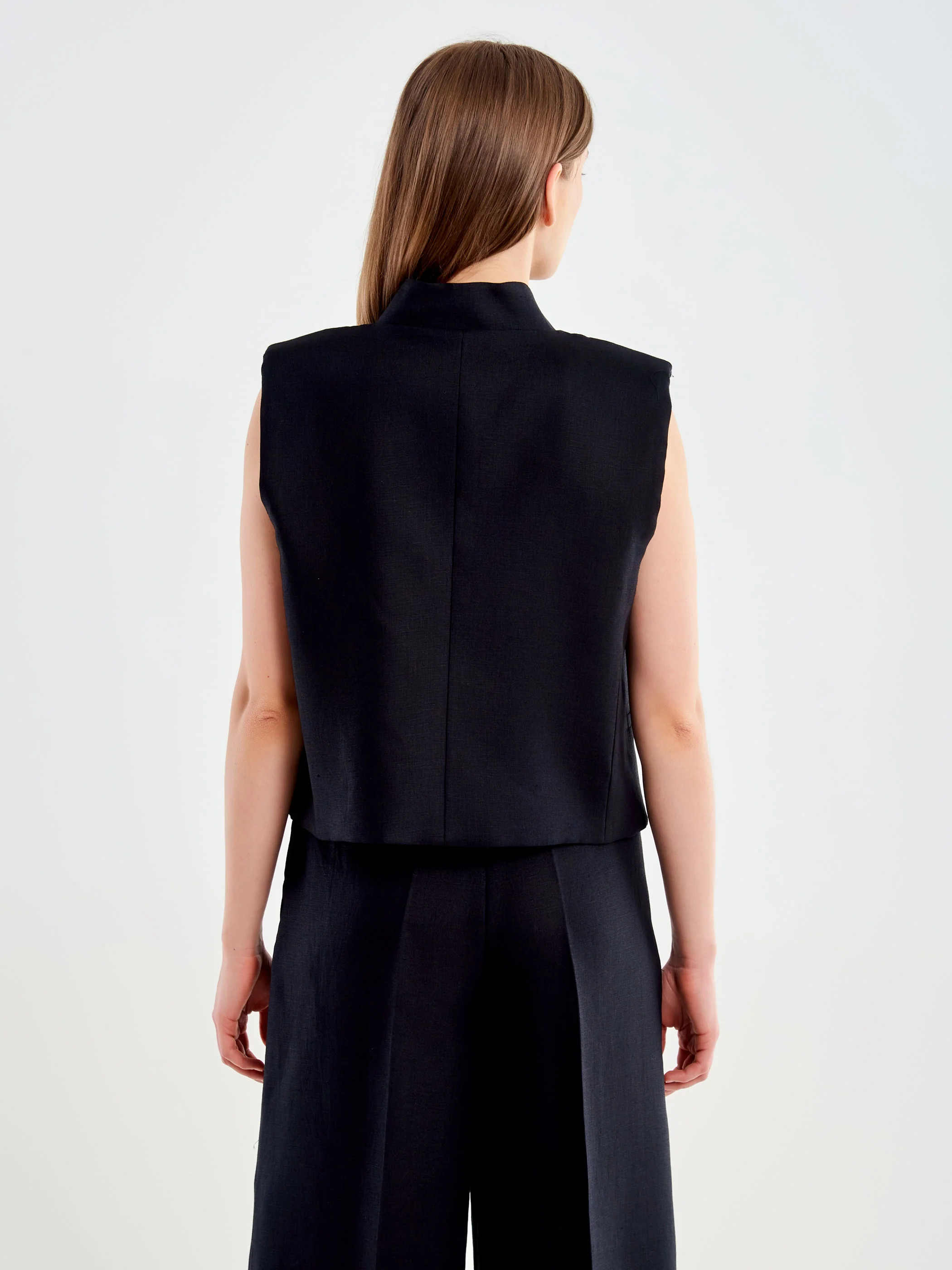 Gilet Cropped con Collo Alto - Image 3