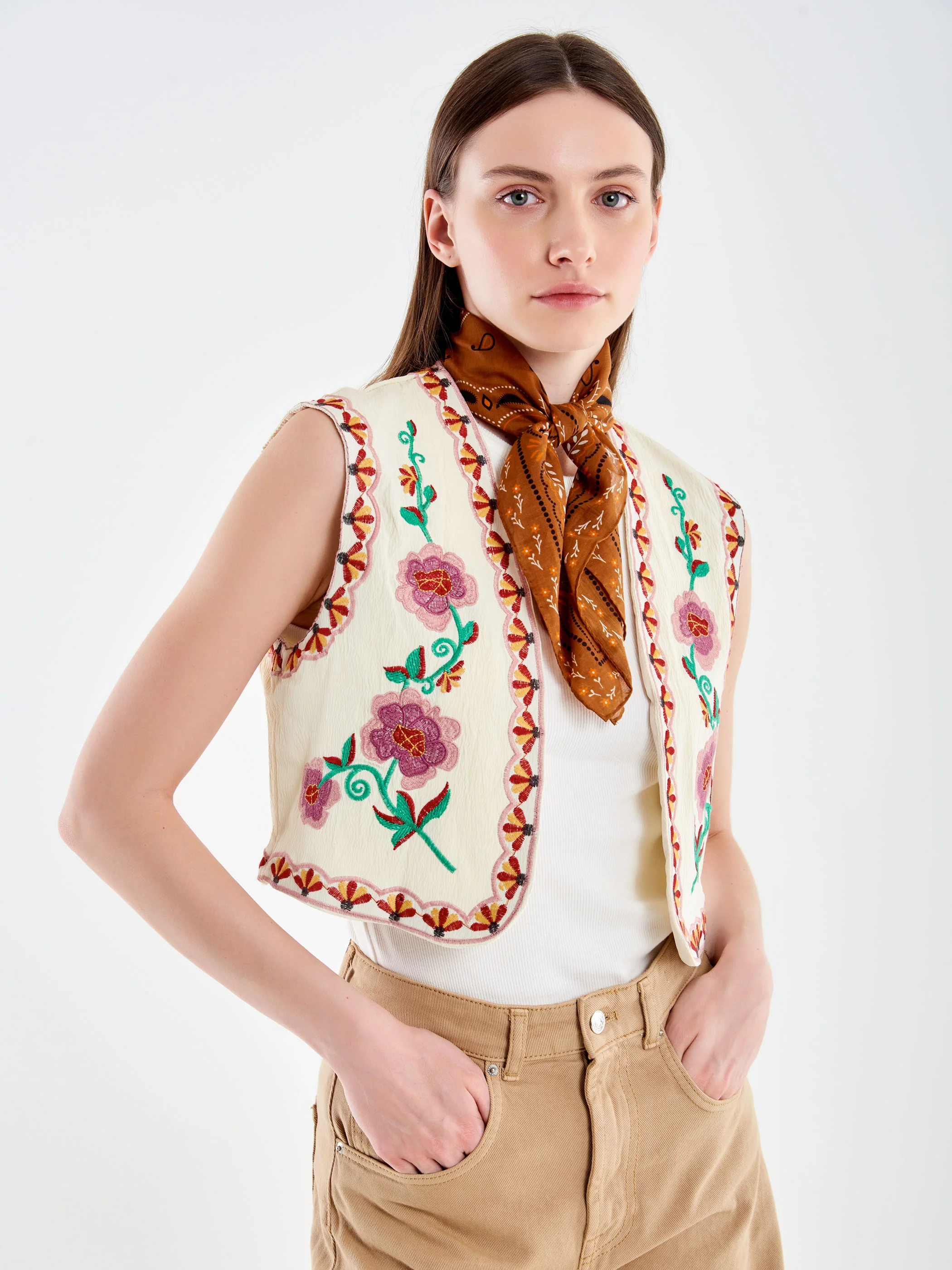 Gilet Ricamato in Fantasia Etnica