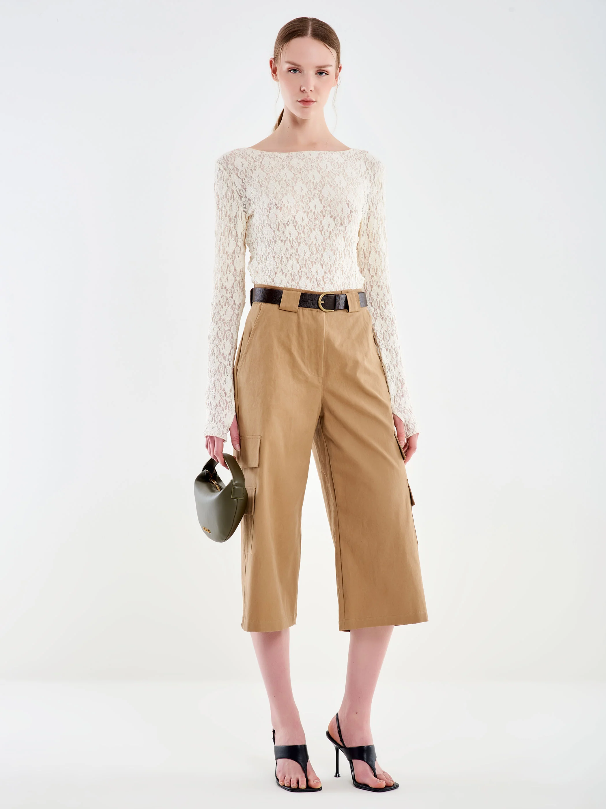 Pantalone Bermuda Lungo con Cintura