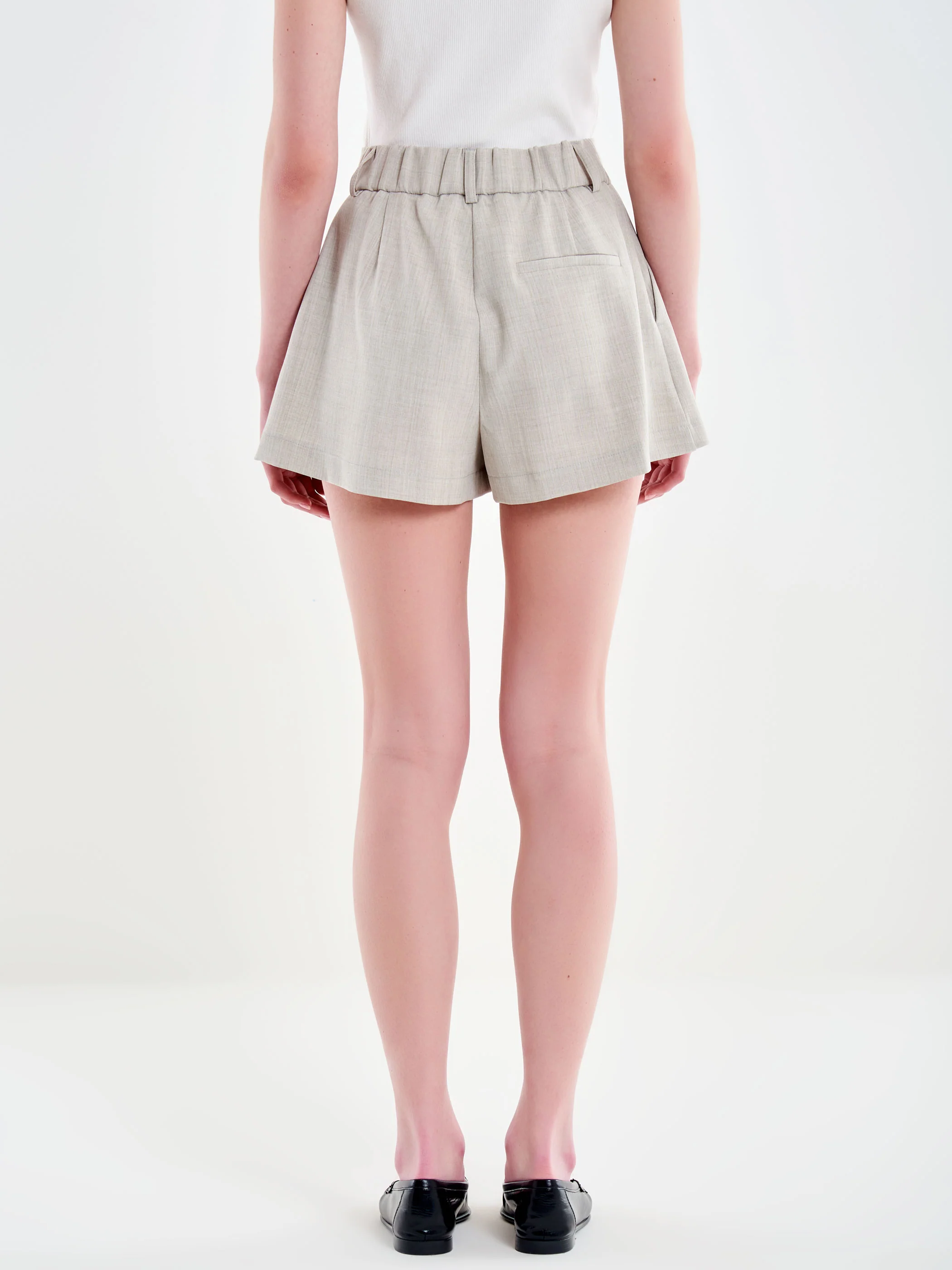 Shorts a Pieghe Modello Farfalla - Image 3