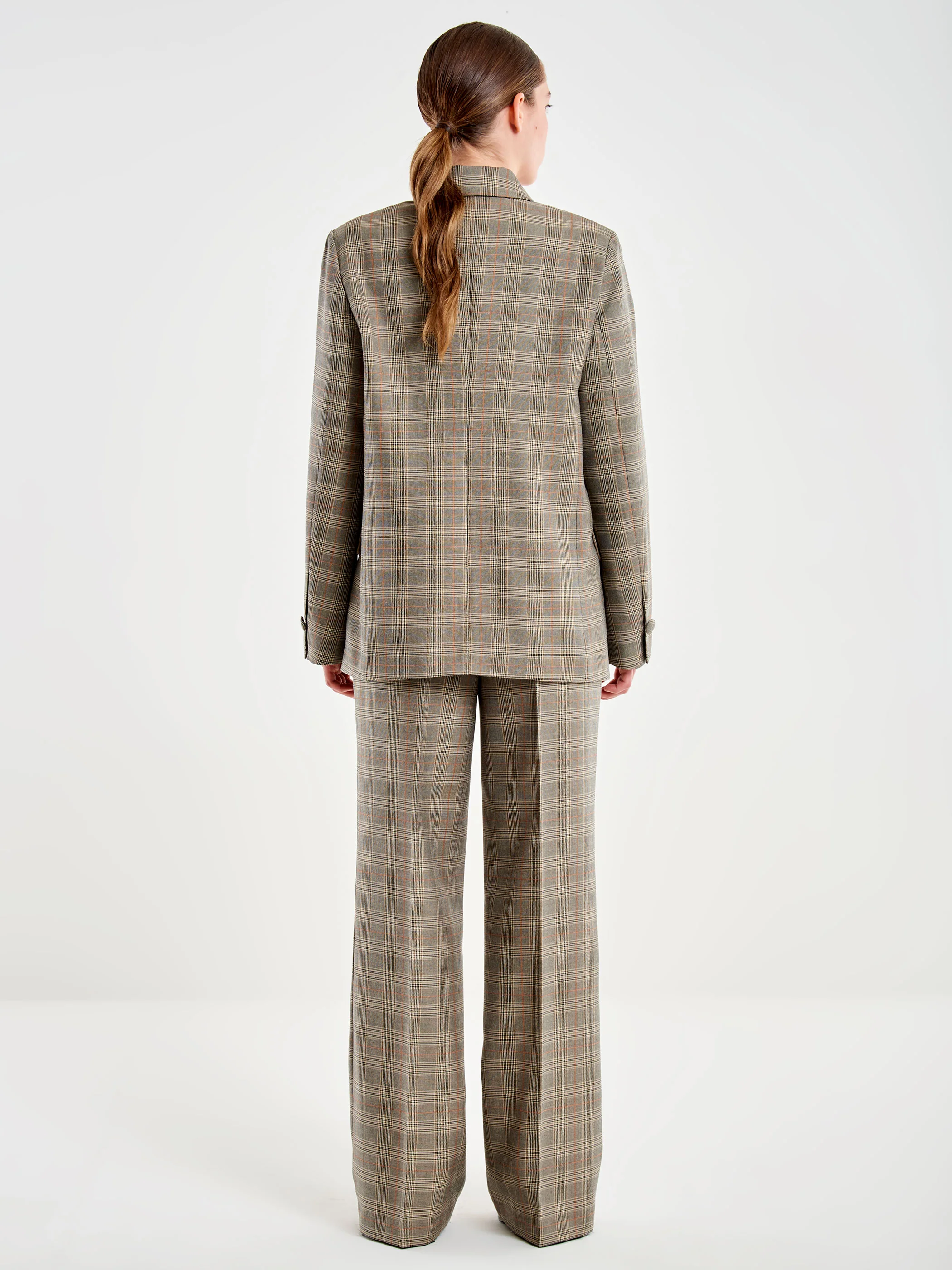 Tailleur Blazer Doppiopetto e Pantaloni - Image 3