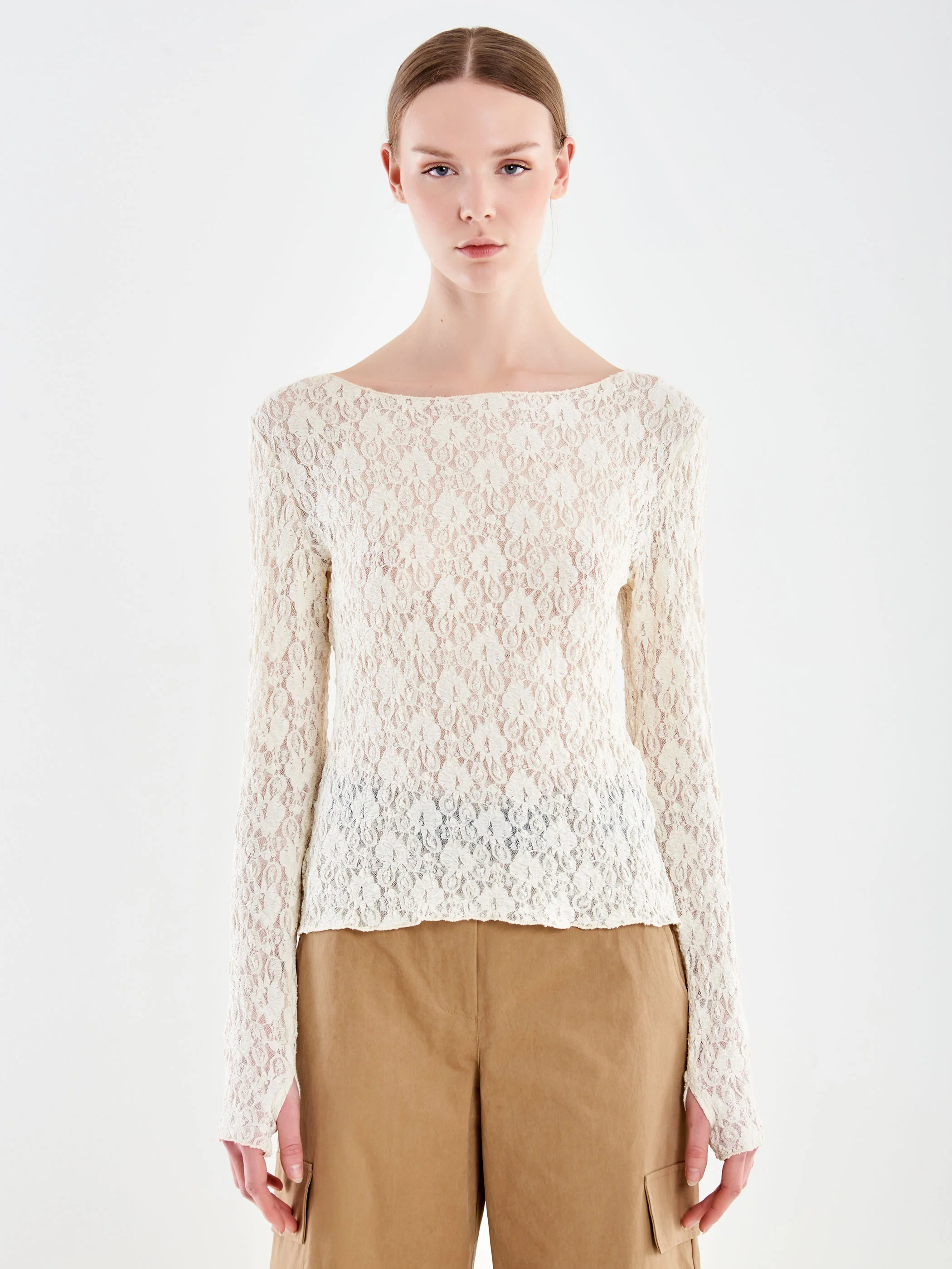 Top in Pizzo con Scollo Madonna - Image 2