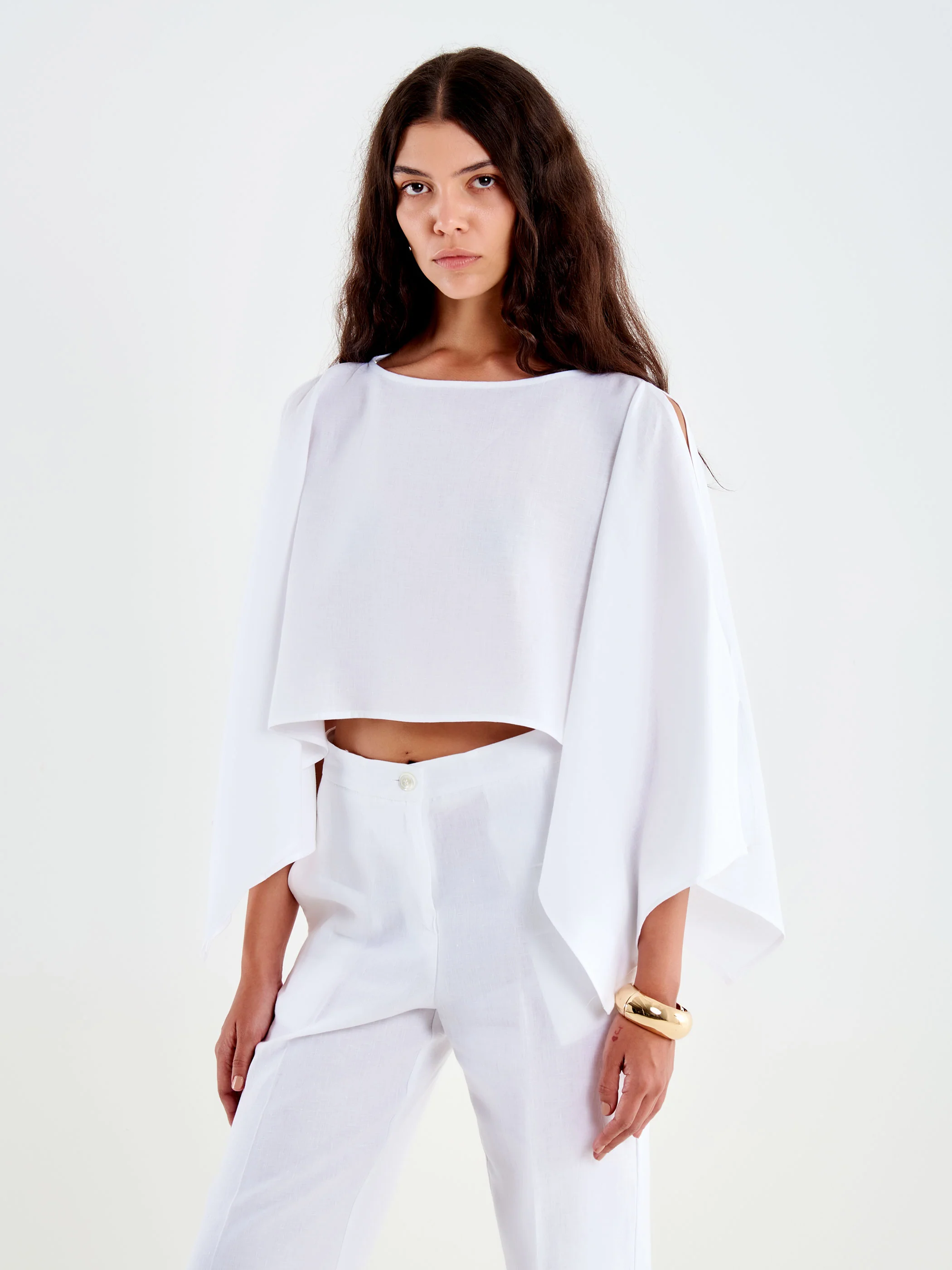 Top Mantella con Cut Out