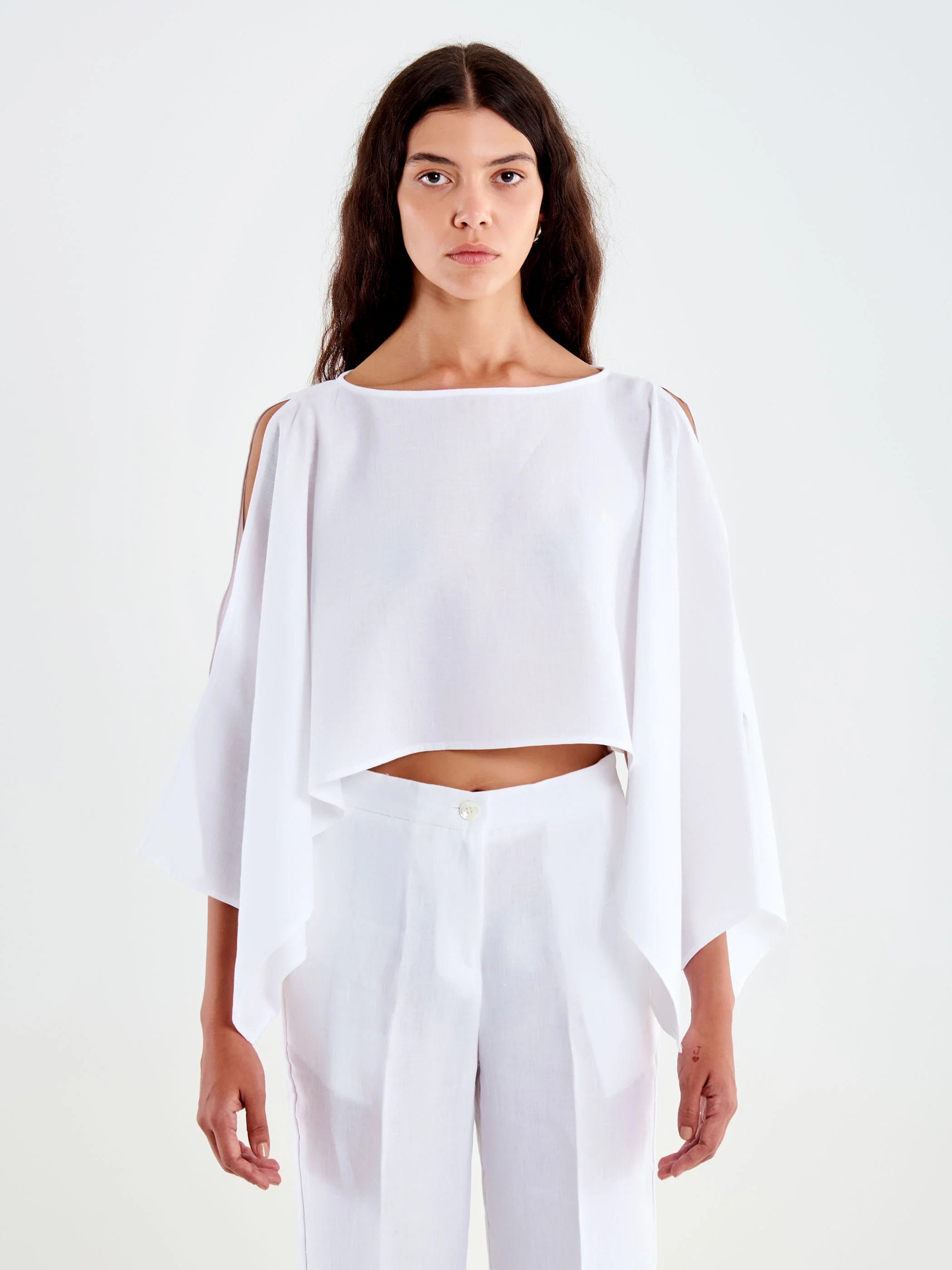Top Mantella con Cut Out - Image 2
